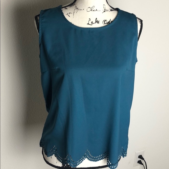 Valerie Bertinelli Blouse With Scallop Trim - Picture 2 of 6